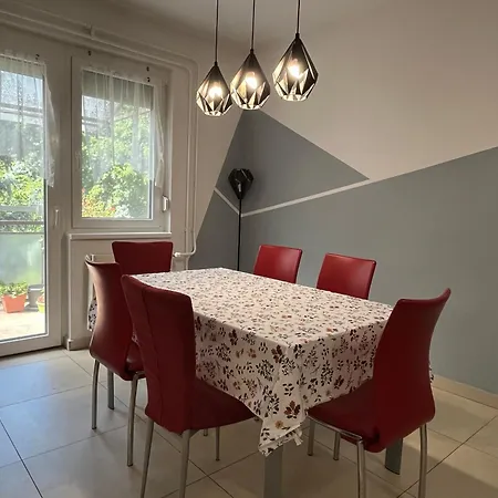 Apartament Gremi 2 *